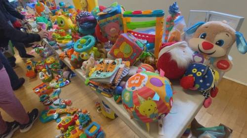 South Surrey community members hold toy swap to save on holiday expenses [Video]