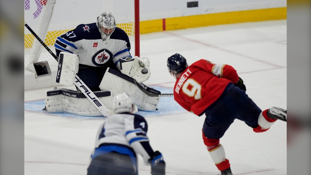 Bobrovsky gets shutout, Panthers roll past NHL-leading Jets 5-0 to snap 2-game slide [Video]