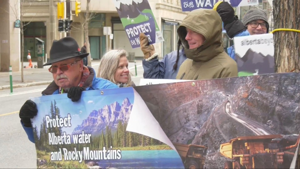 Group demonstrates against possible revival of Grassy Mountain coal project [Video]