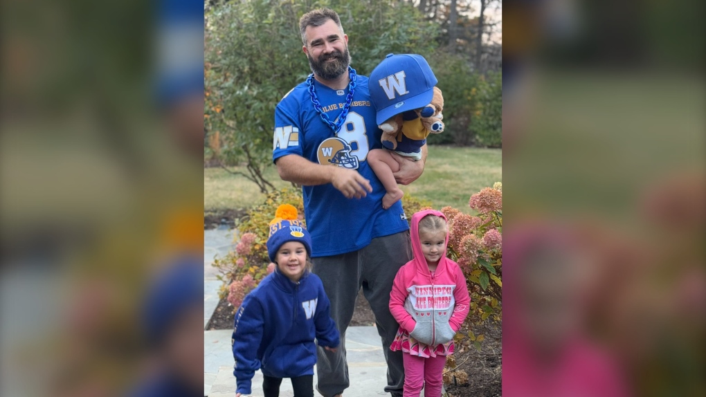 Jason Kelce, Winnipeggers cheer on Blue Bombers ahead of Grey Cup [Video]