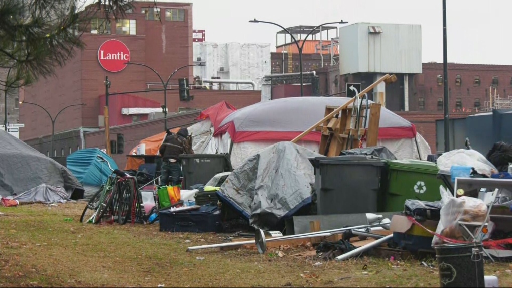 Eviction notices distributed in homeless encampment on Notre-Dame Street [Video]