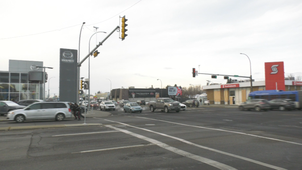 Woman hit by vehicle in north Edmonton sent to hospital [Video]