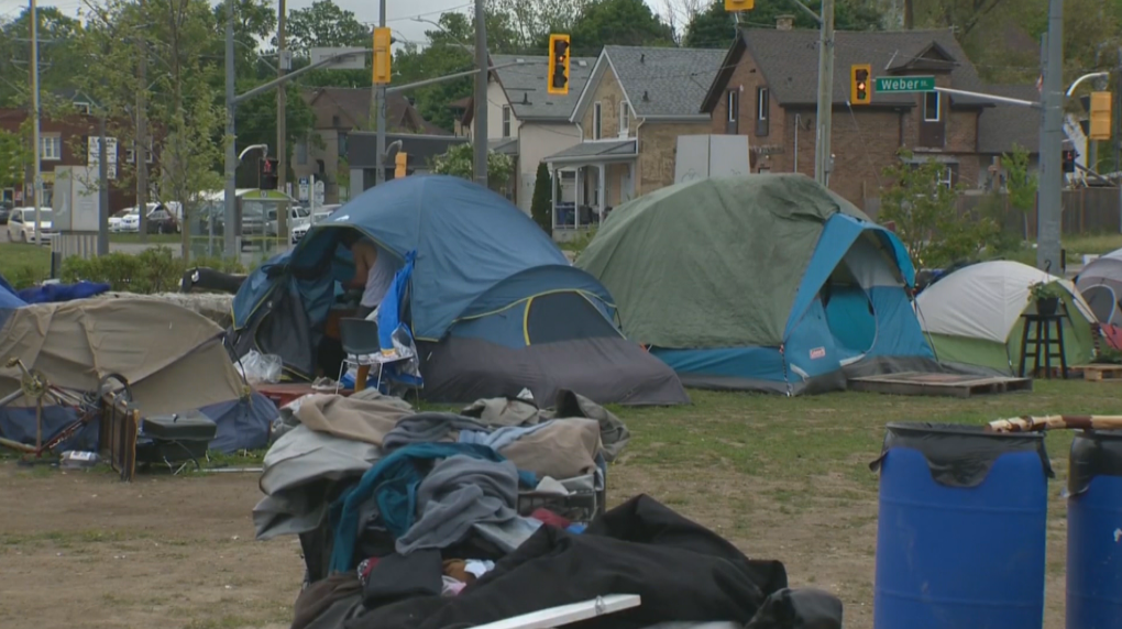 ‘It’s overkill’: Dozens of councillors speak up against use of notwithstanding clause to deal with encampments [Video]