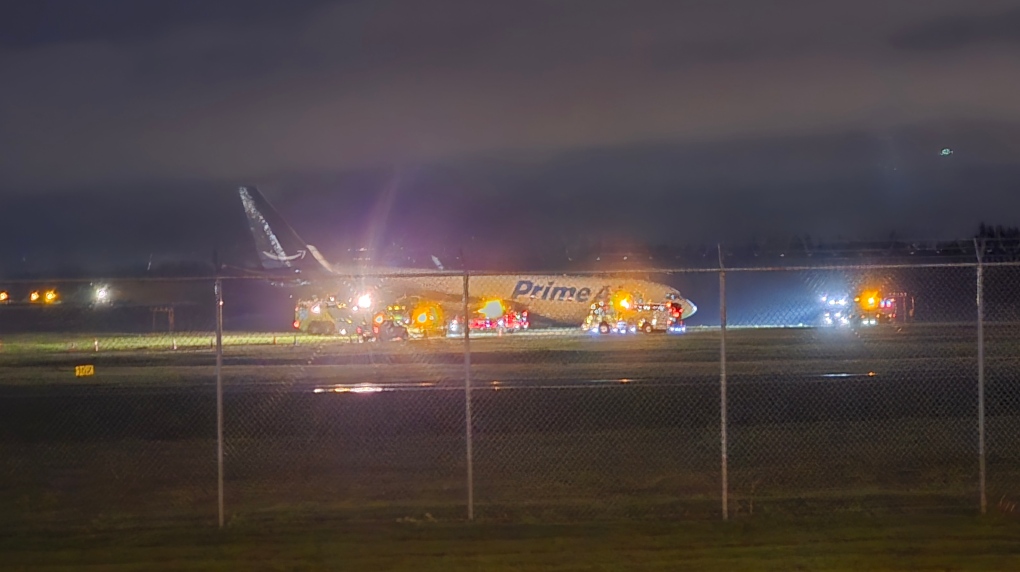 Plane goes off runway at Vancouver International Airport [Video]