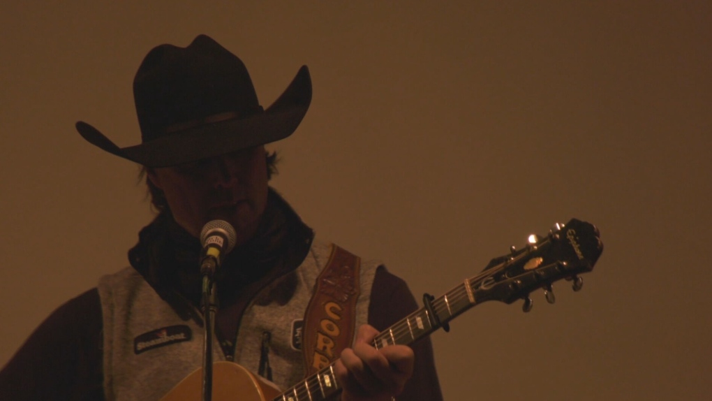 Corb Lund hosts benefit concert to protest coal mining [Video]