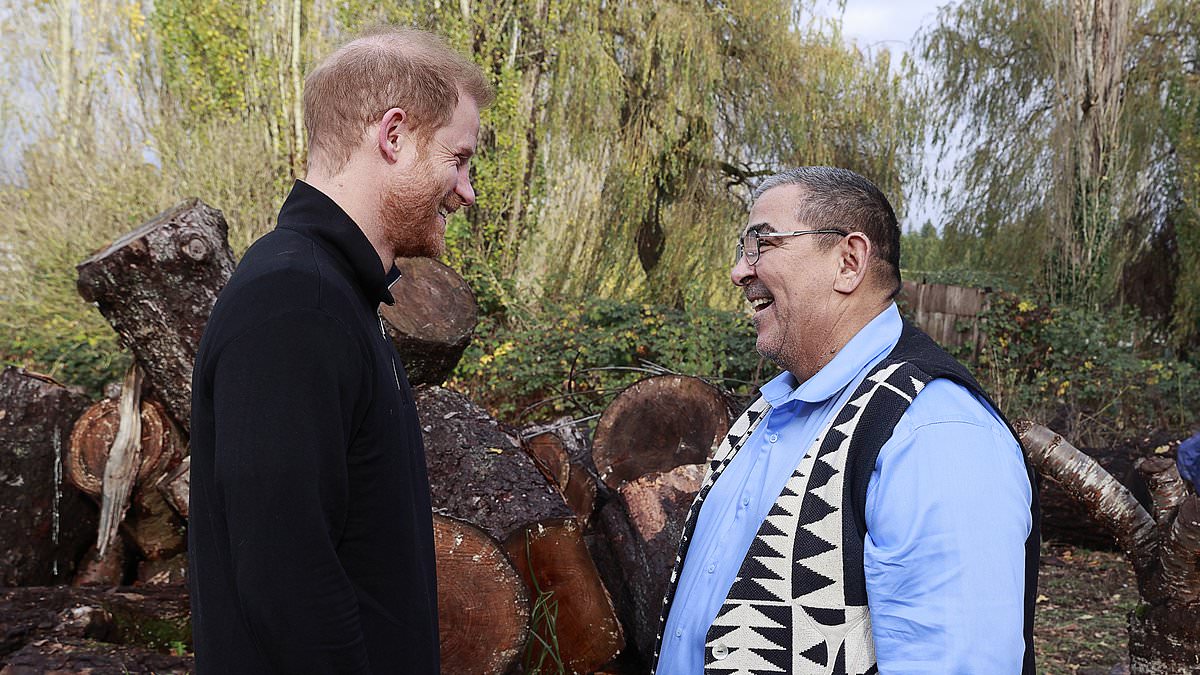 Prince Harry meets with First Nation Canadians as he prepares for the Invictus Games in Vancouver [Video]