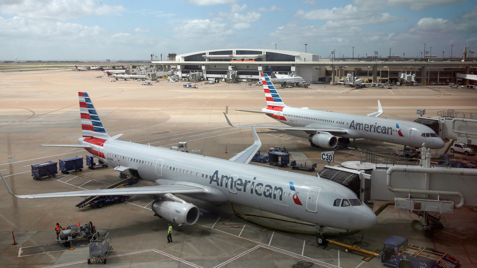 Passengers duct tape man who allegedly tried to open door during flight: Officials [Video]