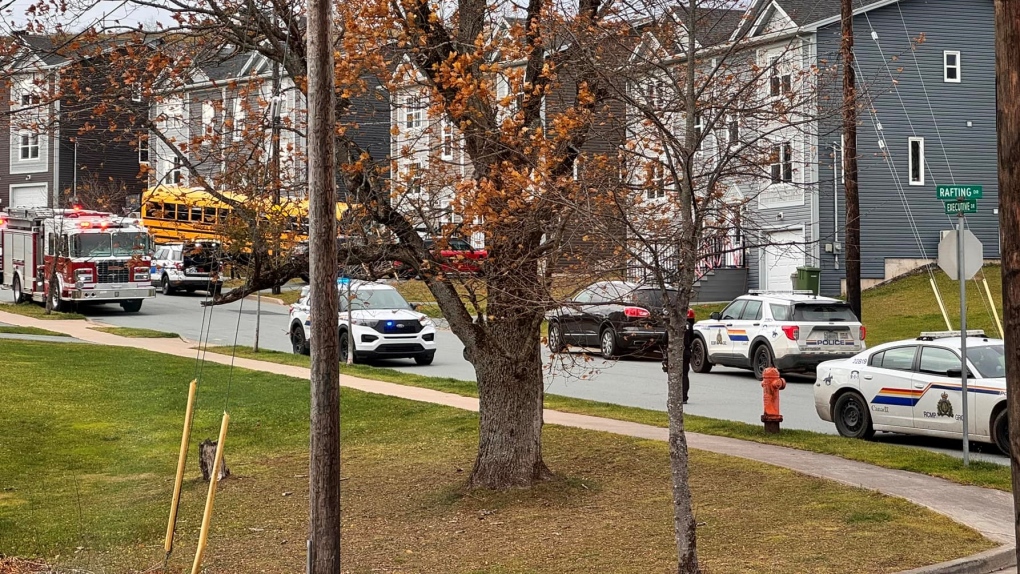 School bus crashes into Middle Sackville, N.S., home, parked vehicles [Video]