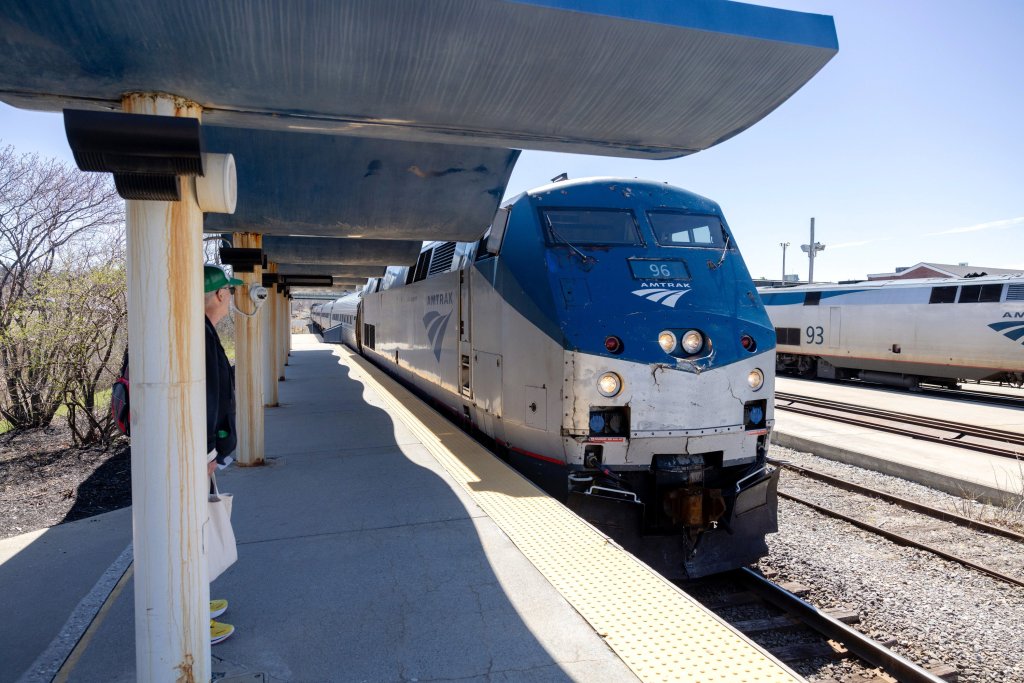 Pedestrian dies after being hit by Amtrak Downeaster in New Hampshire [Video]