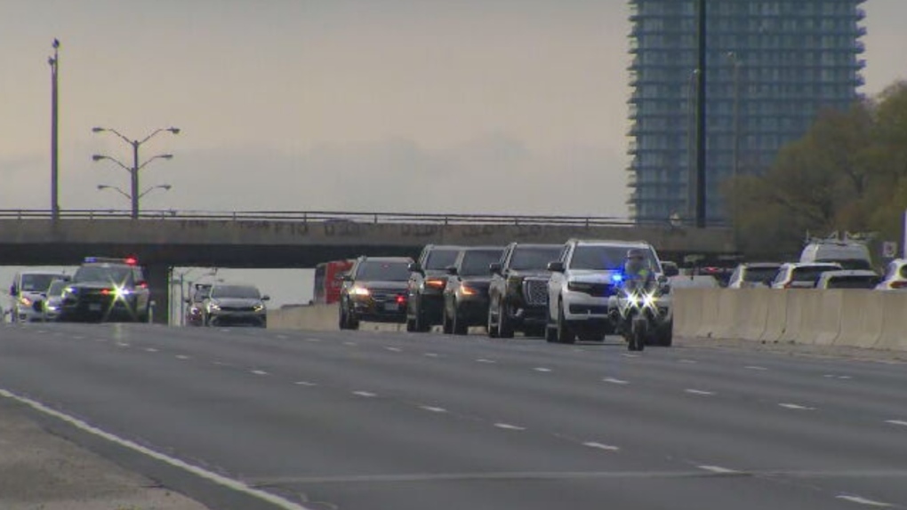 Taylor Swift motorcade back on Toronto highway [Video]