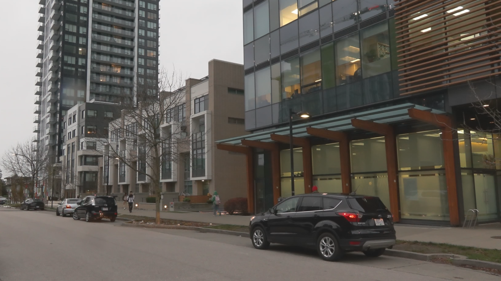 Burnaby news: Young man arrested after ‘disturbing’ sexual notes left for women [Video]