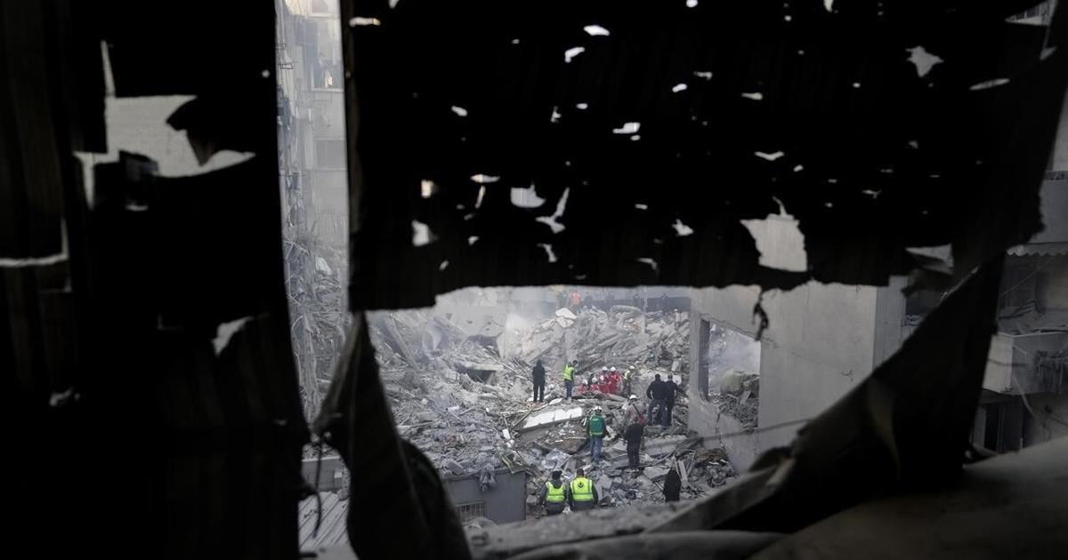 Israeli strikes in central Beirut kill at least 20 as diplomats push for a cease-fire [Video]