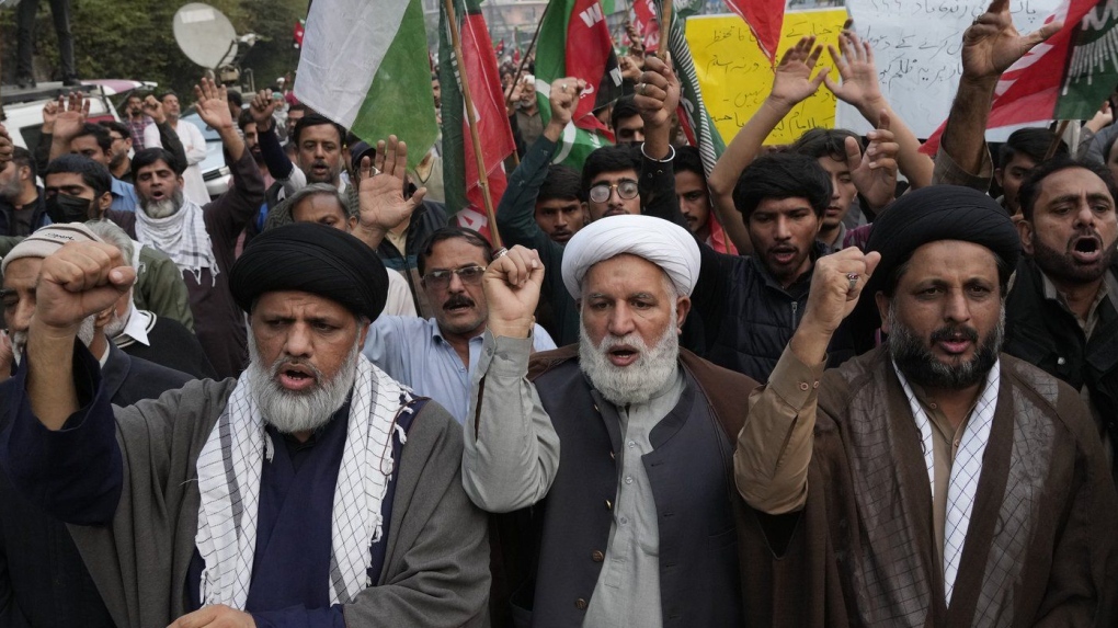 Pakistan: Warring tribes agree to a ceasefire after bloodshed [Video]