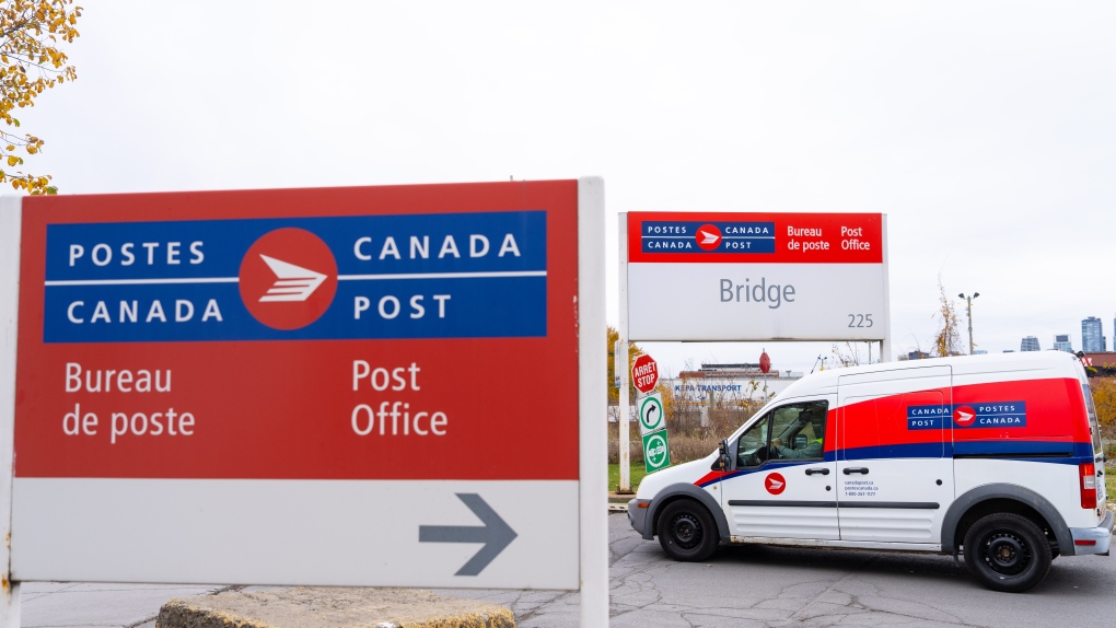 Canada Post strike: Parcel shortage as talks continue [Video]