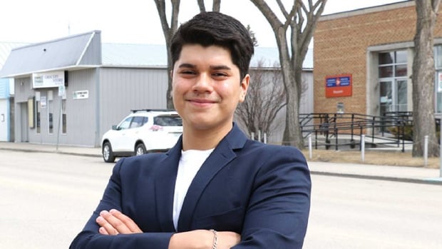 Moosomin elects 20-year-old to town council, years after the town helped his family fight deportation order [Video]