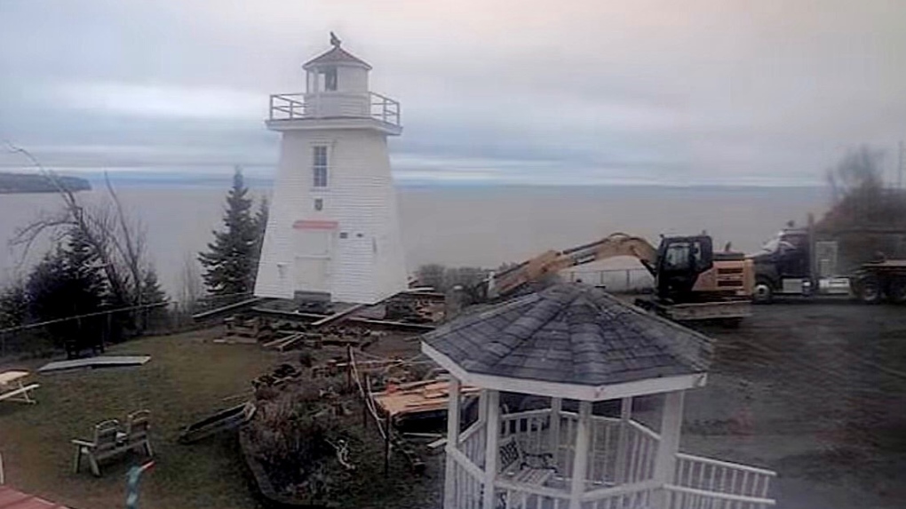 Walton Lighthouse moved from cliff due to erosion [Video]