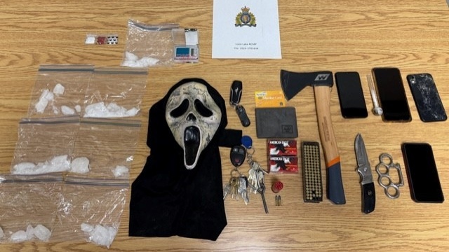 Saskatchewan RCMP in Loon Lake seize drugs, weapons and Scream mask in high-speed chase [Video]