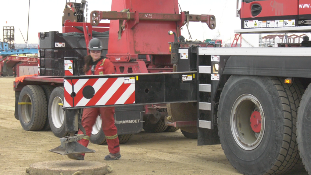 Edmonton women trades workers create club [Video]