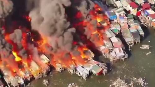 Manila fire: Dozens of homes engulfed by flames in Philippines community [Video]