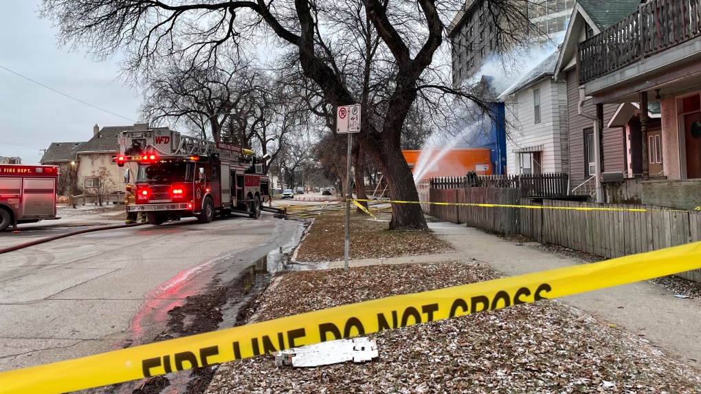 Winnipeg news: Fire destroys Elgin Avenue building [Video]