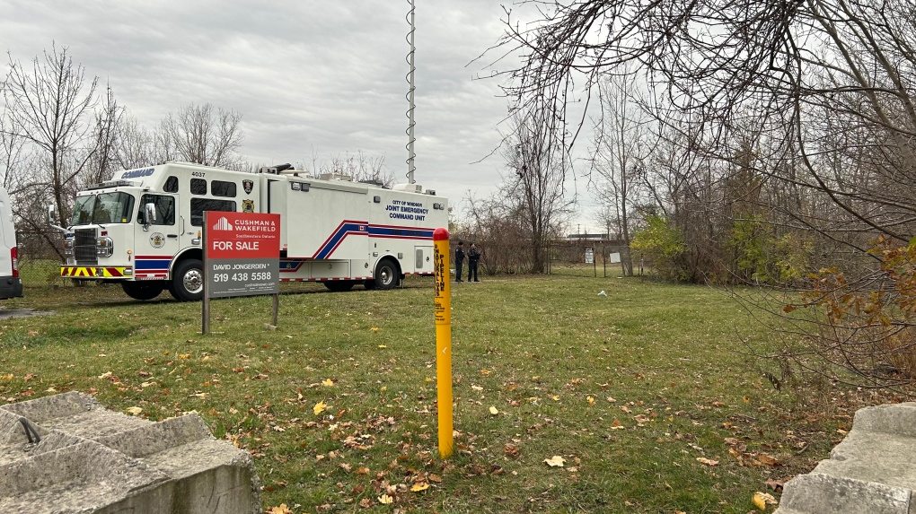 Windsor police comb area off Walker Road [Video]