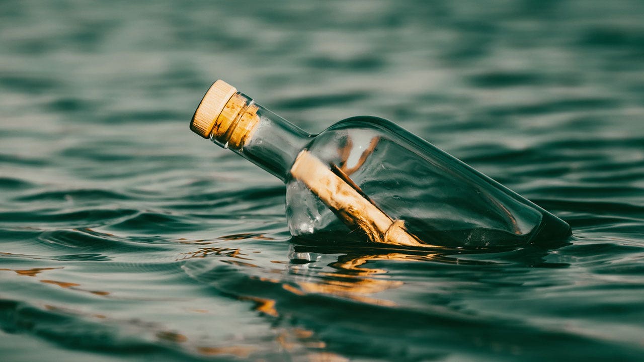 Girl on school field trip in Canada finds message in a bottle written by her own mother 26 years ago [Video]