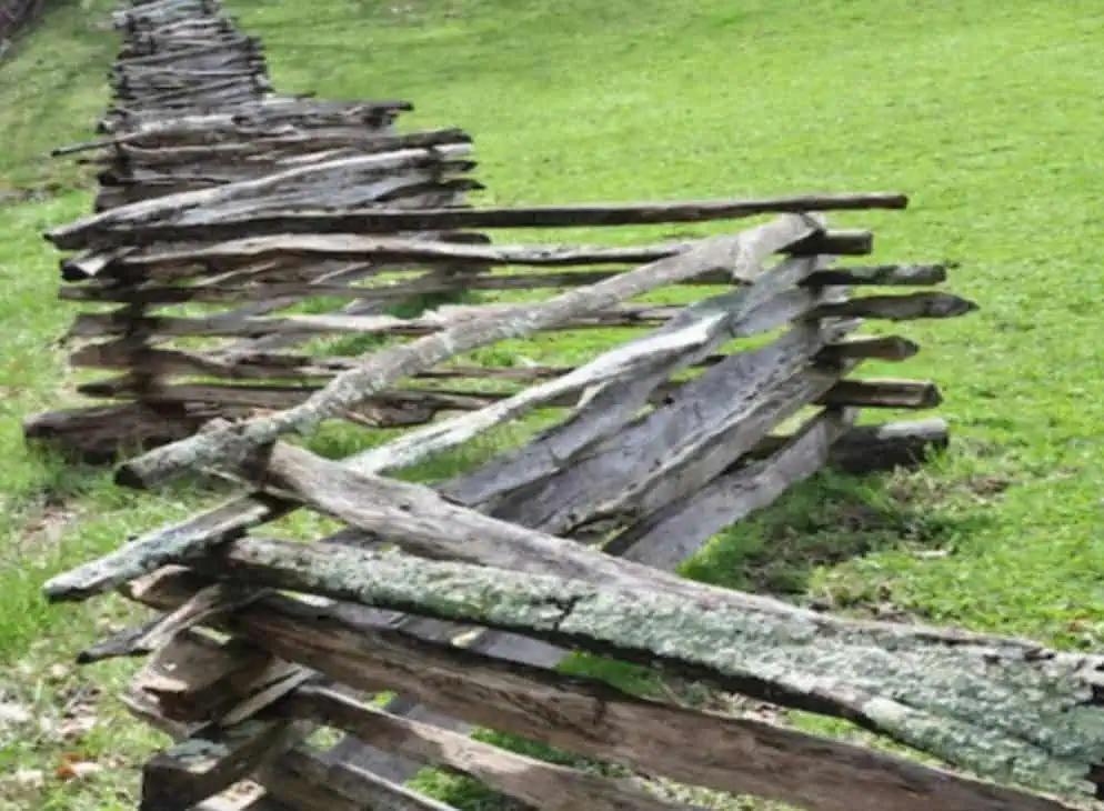 400 pieces of dismantled wooden fence the target of would-be thieves in Ontario town [Video]