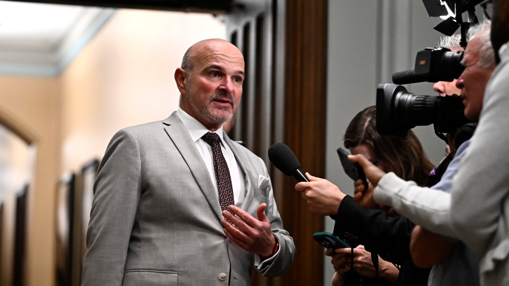 Randy Boissonnault’s ex-firm blocked from federal contracting [Video]