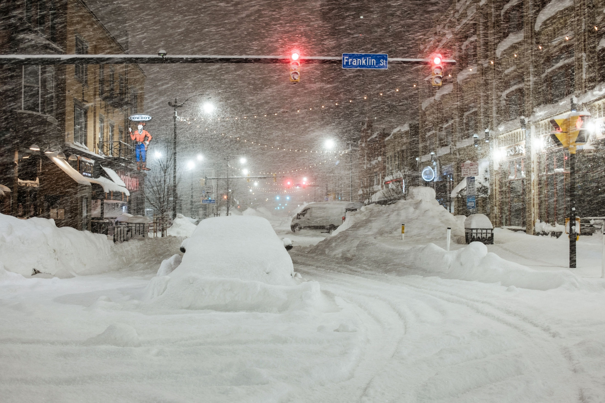 Some New Yorkers Asked to Delay Thanksgiving Return Travel Amid Snow Threat [Video]