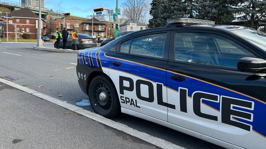 Quebec police speak to drivers about violence against women [Video]