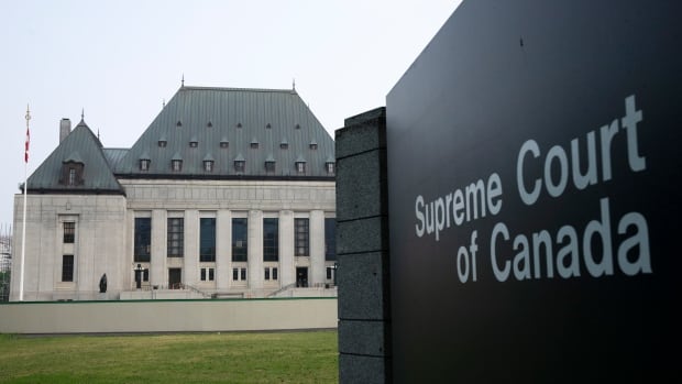 Supreme Court to hear challenge of law that curbs spy watchdog members [Video]