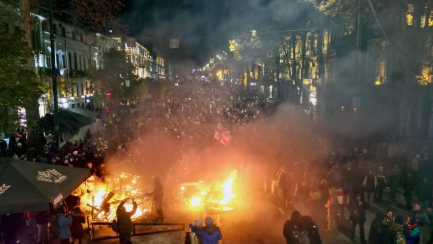 Georgia citizens, diplomats protest after incoming government halts talks on joining EU [Video]