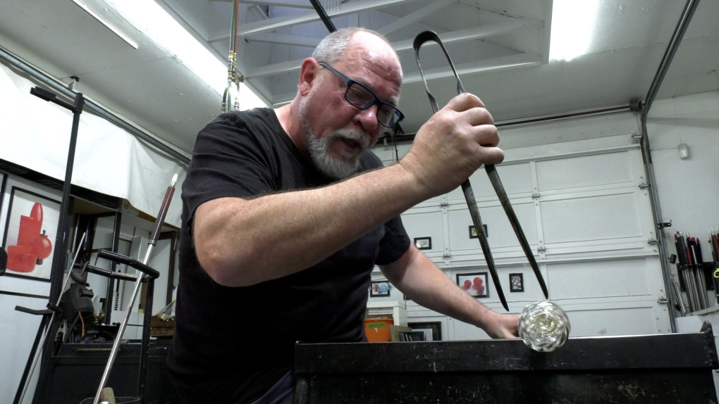 Southern Alberta molten glass artists offer studio tours Saturday in Diamond Valley [Video]