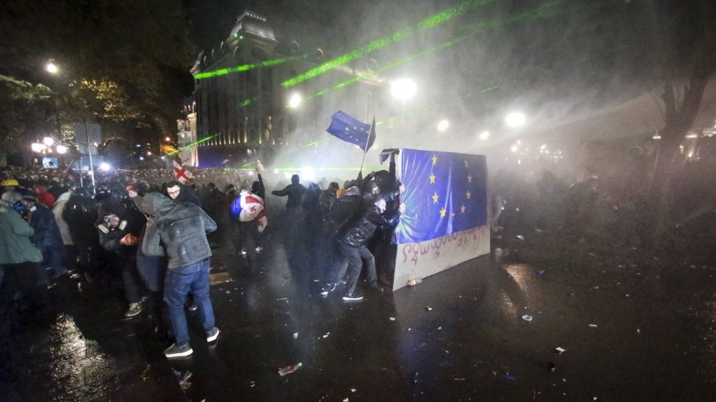 Georgia: Second night of protests after EU talks are suspended [Video]