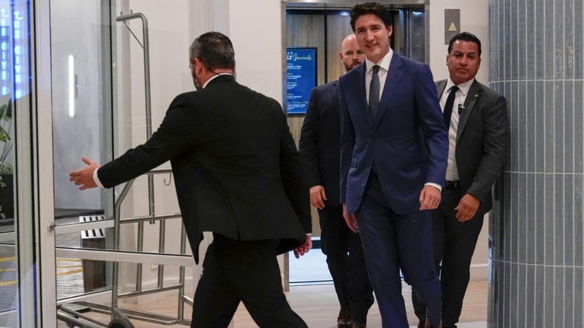 Trudeau meets with Trump in Florida over tariff threat [Video]