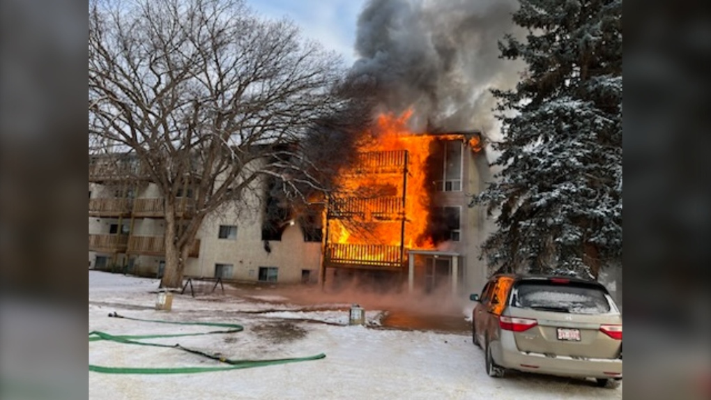 Fire crews extinguish fire in Peace River apartment building [Video]