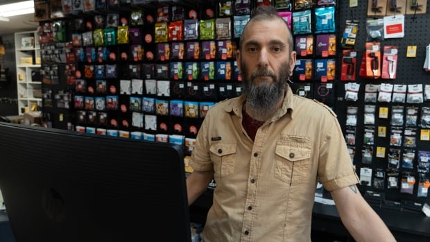 Rideau Street music store packing up and moving, citing rising crime [Video]