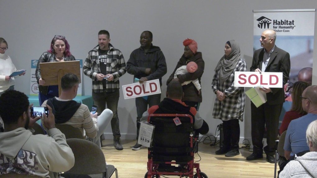 Habitat Windsor-Essex hands keys to 125th home [Video]