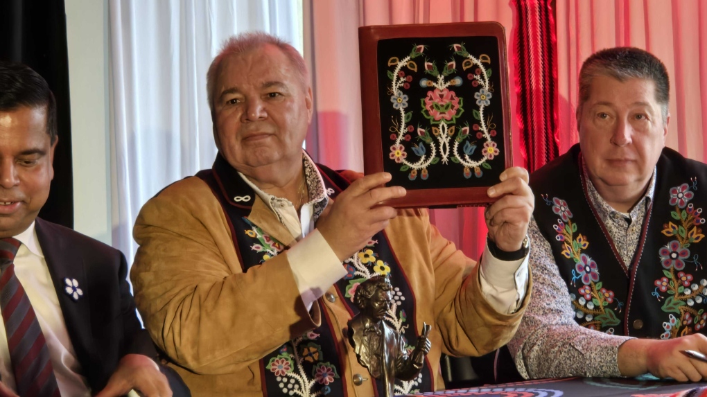 Manitoba Metis Federation signs modern treaty with the federal government [Video]