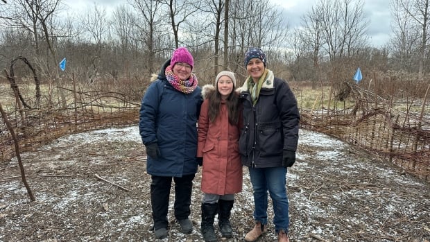 ‘A place that’s returning to nature’: Londoners build new woven community hub in the Coves [Video]