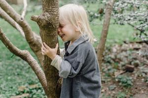 Study finds time outdoors helps children with mental health issues [Video]