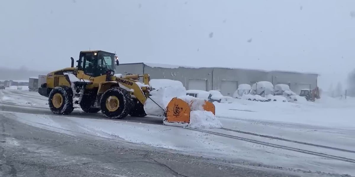 Lake-effect snow smothers parts of the Great Lakes region [Video]