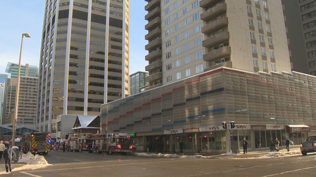 Crews investigating fire on 23rd floor of downtown Calgary highrise [Video]