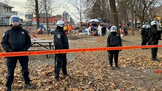 Montreal homeless encampment dismantled to move ’50 metres farther’ [Video]