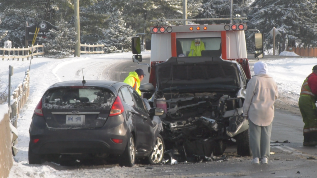 Two vehicle collision in Woolwich Township [Video]