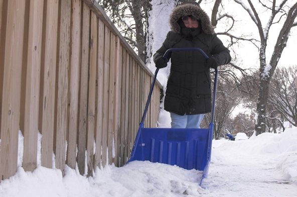 Saskatoon snow clearing etiquette: Avoid cold relations with your neighbour [Video]