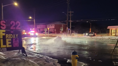 Waterloo water main break causes traffic slowdowns [Video]