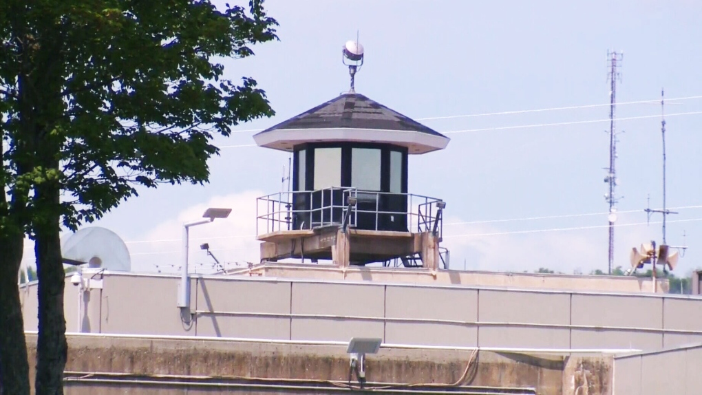 Quebec prisons on lockdown after correctional officer severely beaten [Video]