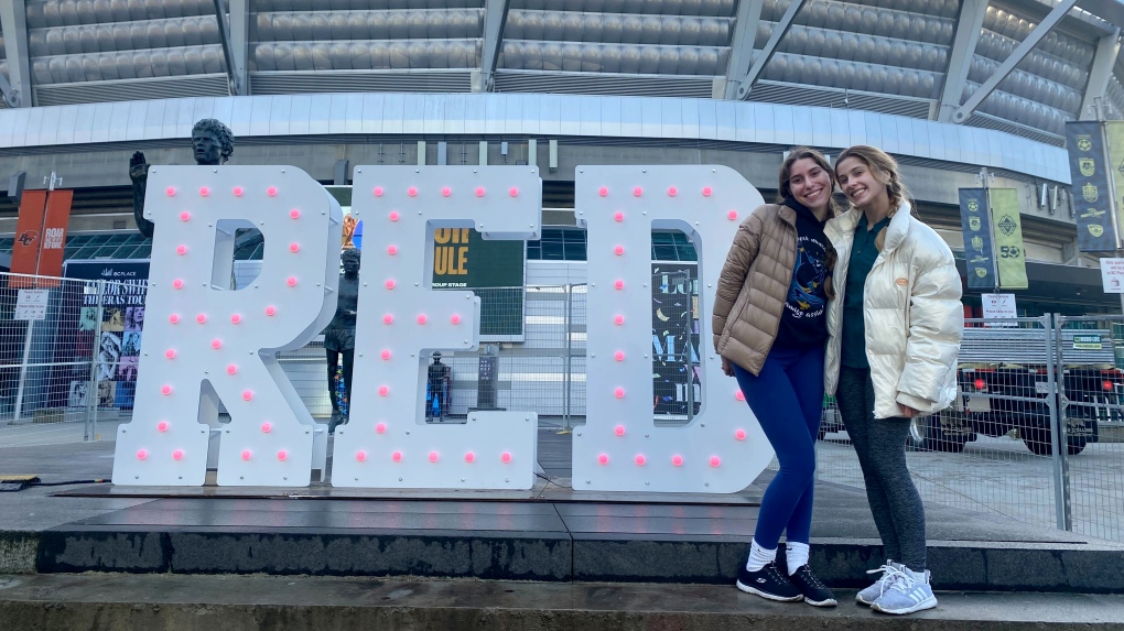 Taylor Swift in Vancouver: Fans flock to BC Place ahead of Eras Tour [Video]