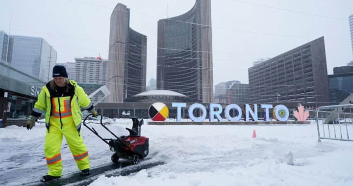 Greater Toronto Area residents could see first snowfall of season on Wednesday [Video]